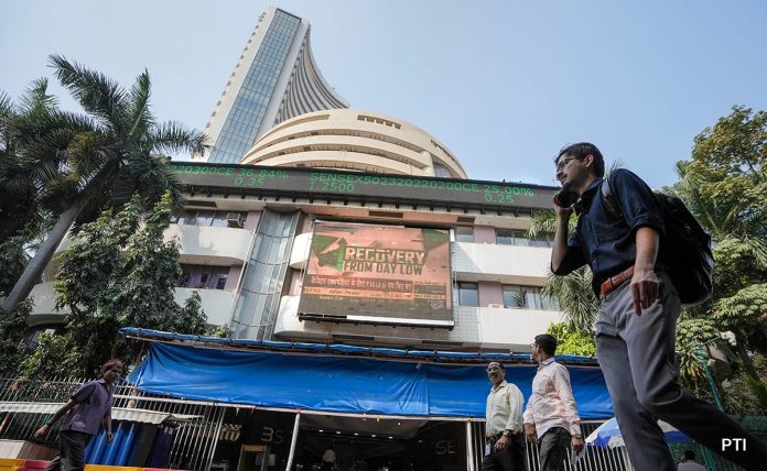 Sensex Opens 700 Points Lower Amid Worries Over US Inflation