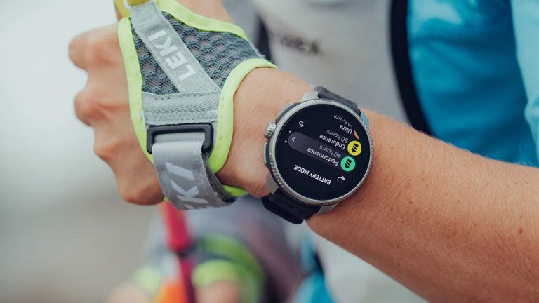 Suunto Race efficiency smartwatch tracks your coaching